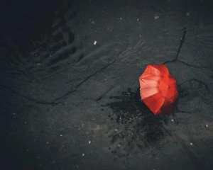 Похолодання і дощі: оновили прогноз на понеділок