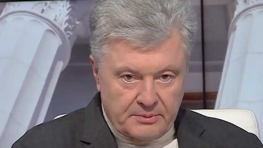 Порошенко зранку вимагав дати ЗСУ далекобійні ракети: йому пригадали, як він заблокував їх виробництво