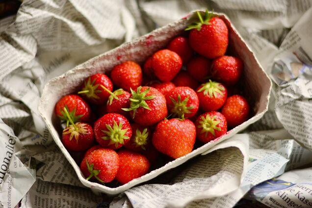 В Україні раптово обвалилися ціни на популярний літній продукт: скільки коштує кілограм