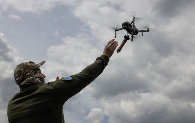 Нетипова евакуація. Нацгвардійці показали, як дрон “Змій-500” врятував бійця (відео)