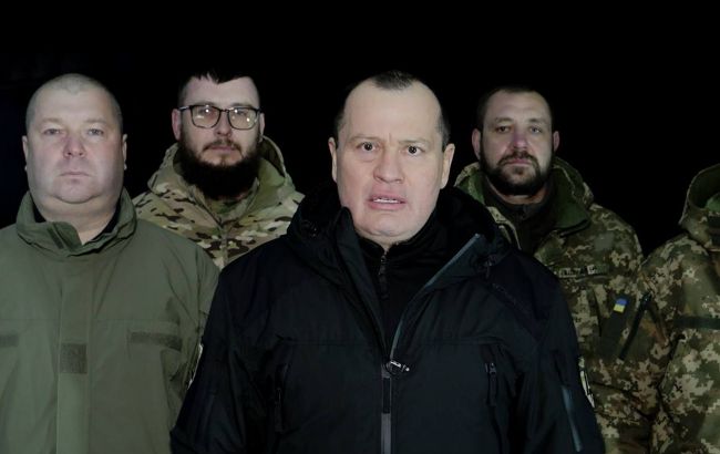 “Українська команда” передала 44 ОМБр зарядні станції для безперебійної роботи техніки, – Палатний