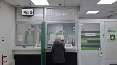 Скільки коштують 100 доларів 10 лютого і де найвигідніший курс: огляд банків